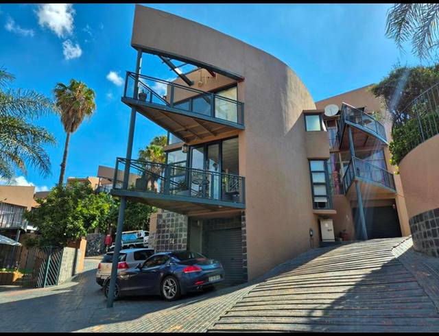 2 BEDROOM DUPLEX FOR SALE IN BASSONIA